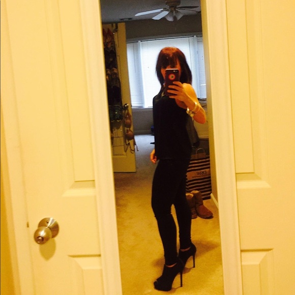 Meet your Posher, Kristen - Picture 1 of 11